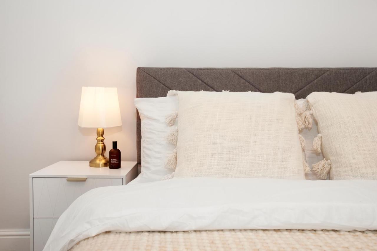 Excellent, Three Bedroom North London Apartment With Free Parking المظهر الخارجي الصورة