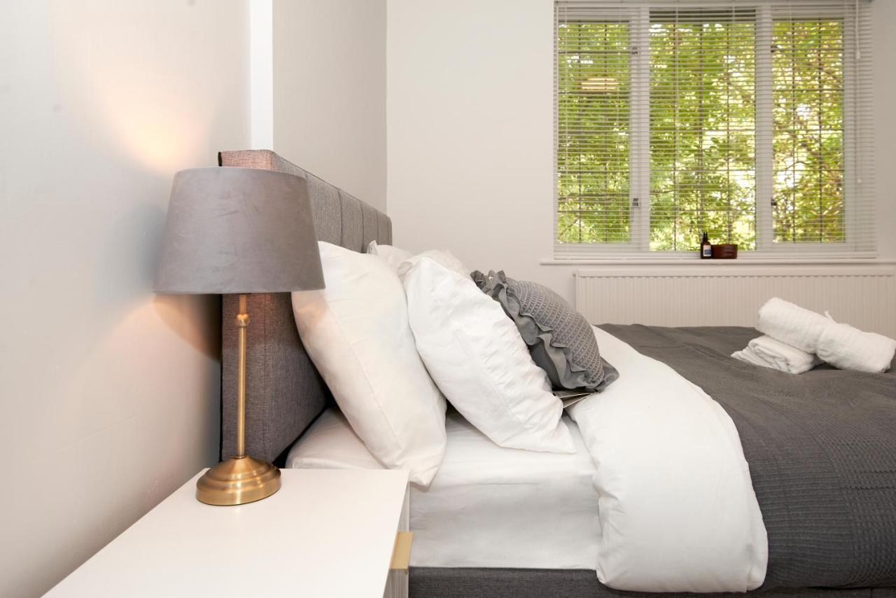 Excellent, Three Bedroom North London Apartment With Free Parking المظهر الخارجي الصورة